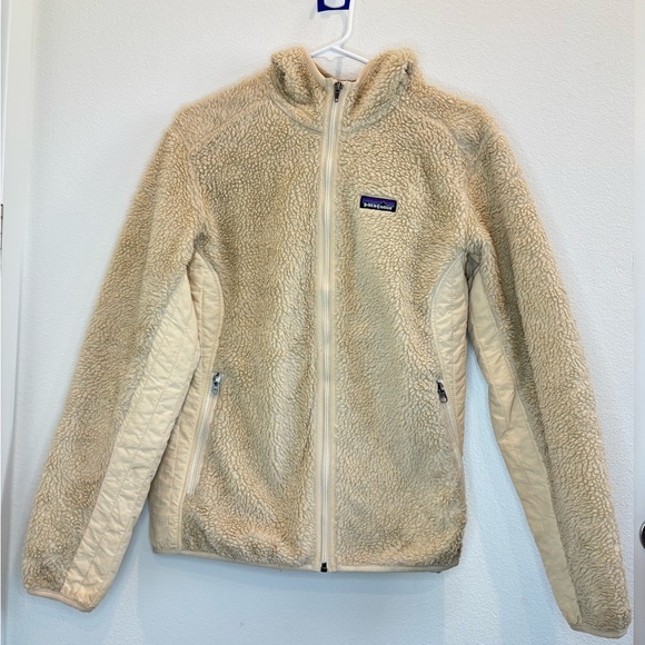 Patagonia Women's Cream Teddy Jacket - Picture 2 of 7